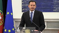 O primeiro-ministro Luís Montenegro numa declaração após o Conselho de Ministros desta sexta-feira
