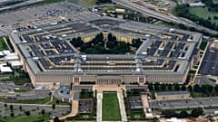 DOSYA - ABD Savunma Bakanlığı'nın merkezi olan Pentagon havadan görülüyor, 20 Eylül 2025, Arlington, Va