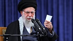 يتحدث المرشد الأعلى آية الله علي خامنئي في اجتماع في طهران، إيران، يوم الثلاثاء 17 فبراير 2026. (مكتب المرشد الأعلى الإيراني عبر وكالة أسوشيتد برس)