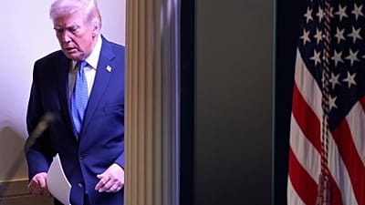 Трамп увеличил глобальную пошлину до 15% и обещает новые тарифы