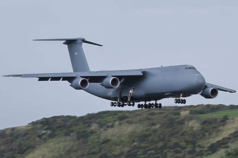 Cargueiro militar C-17 Globemaster III aterra na Base Aérea 4 nos Açores, 20/02/2026. Foto partilhada publicamente no Facebook,