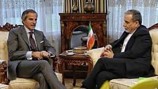 عباس عراقچی وزیر خارجه ایران و رافائل گروسی، رئیس آژانس بین المللی انرژی هسته‌ای