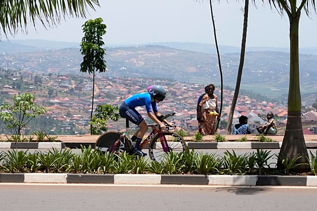 La première étape du Tour du Rwanda marquée par un drame