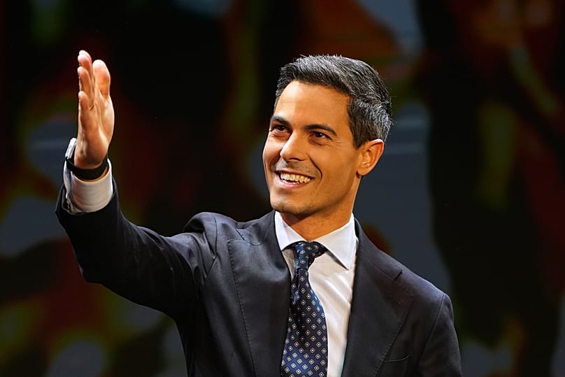 Ο Rob Jetten, ηγέτης του κεντροαριστερού κόμματος D66, μιλάει στη σκηνή κατά τη διάρκεια των αποτελεσμάτων exit poll σε εκλογικό χώρο κατά τη διάρκεια γενικών εκλογών στο Leiden, Ολλανδία, 29 Οκτωβρίου 2025.