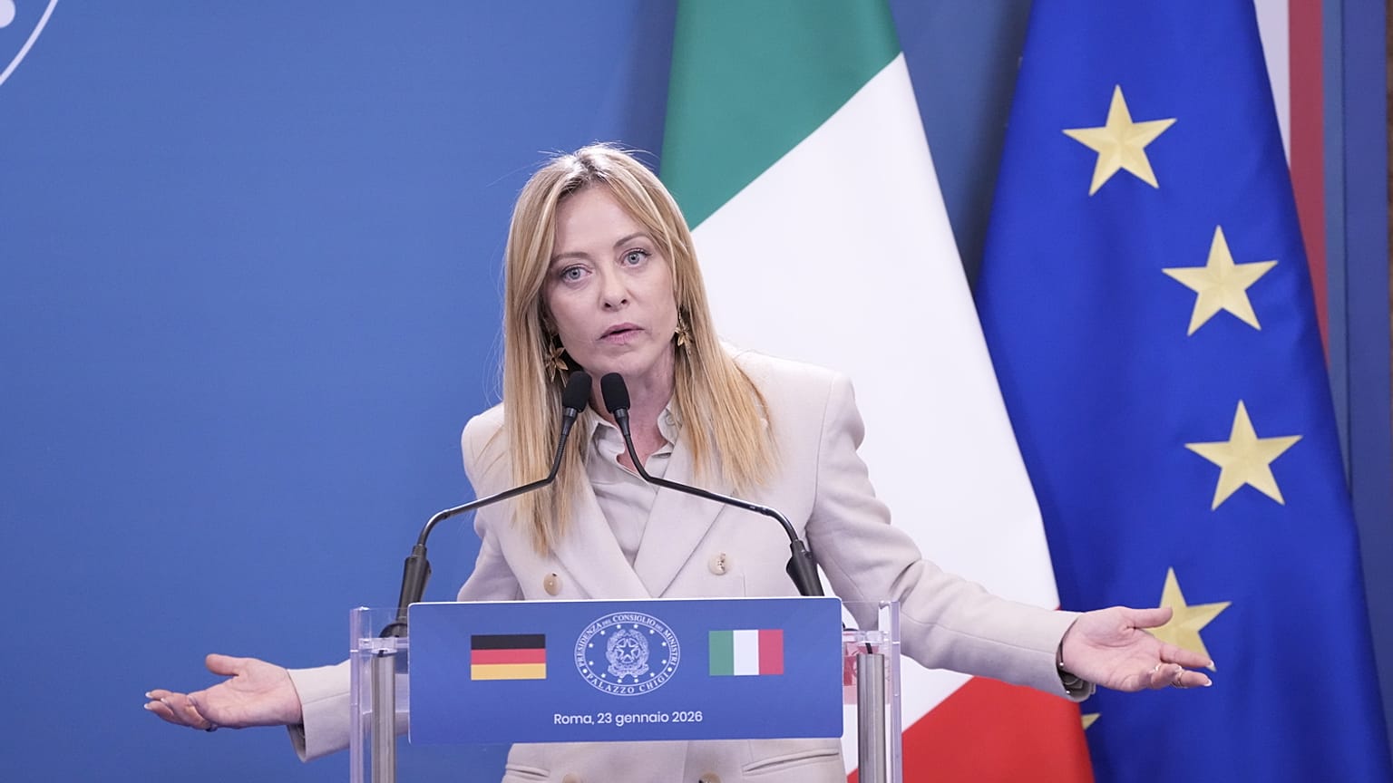 حضرت رئيسة الوزراء الإيطالية جورجيا ميلوني مؤتمرًا صحفيًا في ختام قمة حكومية مشتركة عُقدت في فيلا دوريا بامفيلي بالعاصمة روما