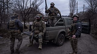 17 فبراير/شباط 2026: جنود من اللواء الميكانيكي المنفصل الـ93 “خولودني يار” الأوكراني يستعدون لتنفيذ مهامهم على خط الجبهة قرب كوستيانتينيفكا في منطقة دونيتسك شرق أوكرانيا.