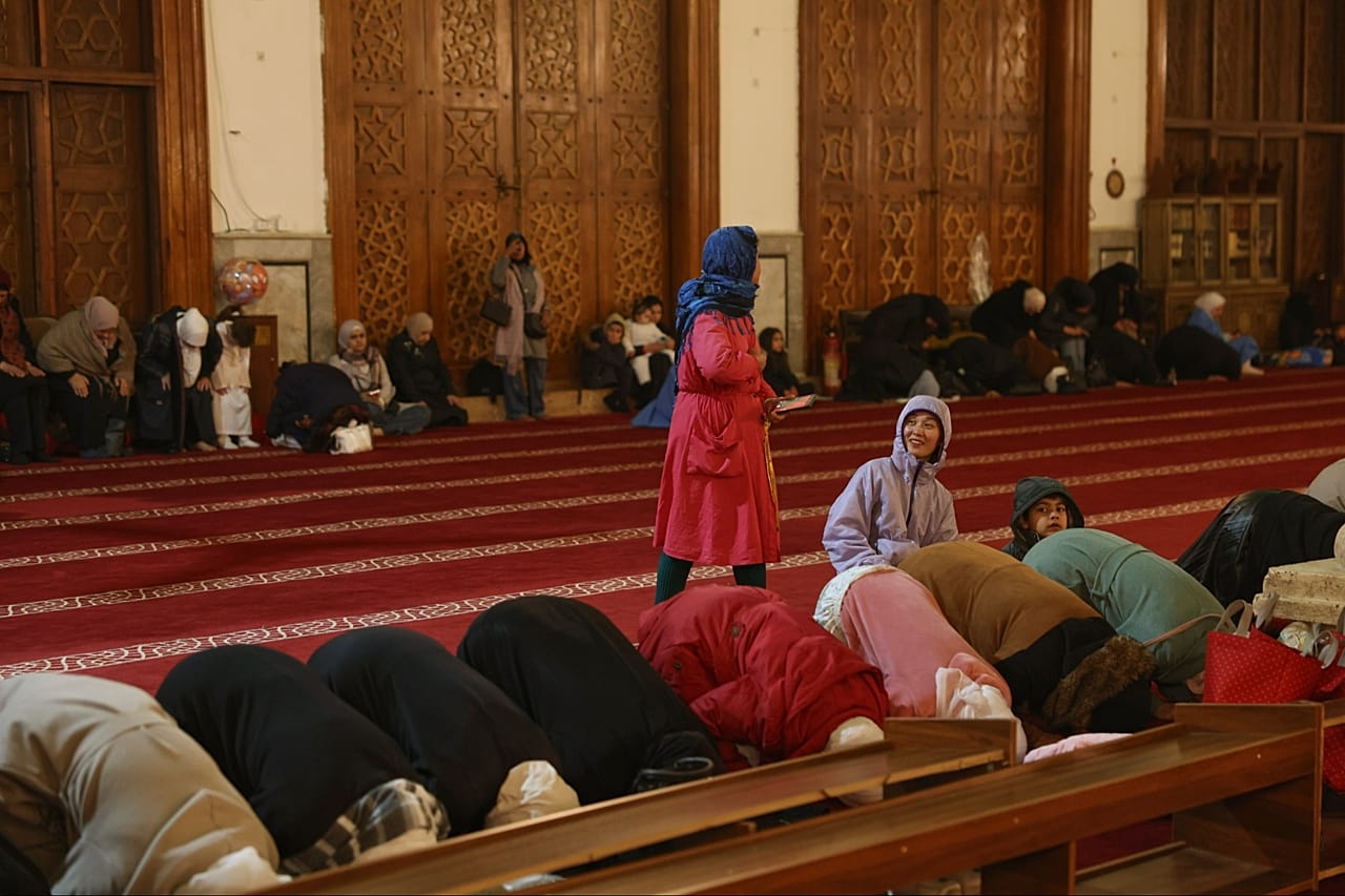 Women attend evening Taraweeh prayers on the first night of the holy month of Ramadan at the Umayyad Mosque in Damascus, Syria, 18 February 2026.