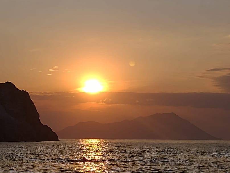 Ηλιοβασίλεμα - Πλάθιενα, Μήλος