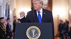 El presidente Donald Trump durante un acto para proclamar el 'Día de la Familia Ángel' en la Sala Este de la Casa Blanca, lunes 23 de febrero de 2026