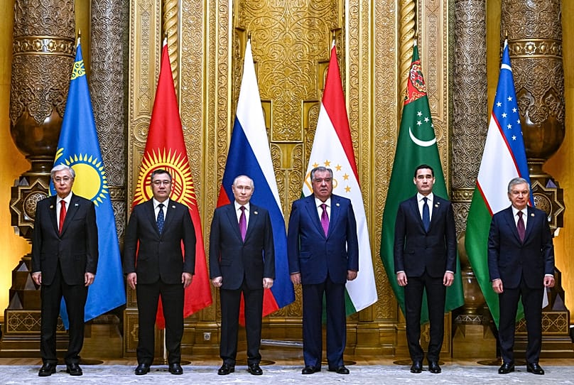 Les cinq pays d'Asie centrale lors du sommet Russie-Asie centrale à Douchanbé, au Tadjikistan, le jeudi 9 octobre 2025. 