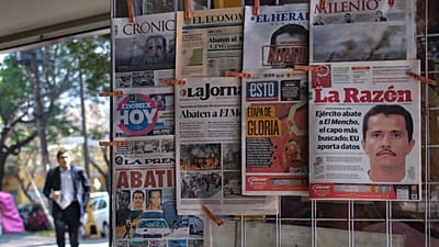 روزنامه‌ها در مکزیکوسیتی، دوشنبه، ۲۳ فوریه ۲۰۲۶، یک روز پس از آنکه ارتش مکزیک، نمسیو اوسگورا سروانتس، رهبر کارتل نسل جدید خالیسکو، معروف به "ال منچو" را کشت