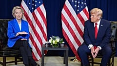 A Presidente da Comissão Europeia, Ursula von der Leyen, e o Presidente dos EUA, Donald Trump.