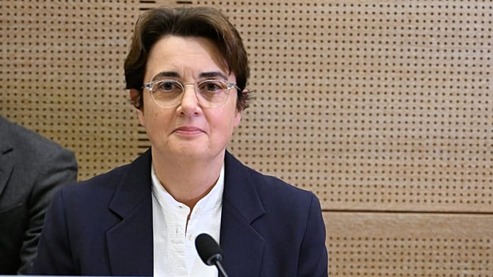 Louvre chief Laurence des Cars resigns as fallout from French security failures continues