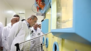 بازدید پزشکیان از دستاوردهای هسته‌ای ایران در سازمان انرژی اتمی