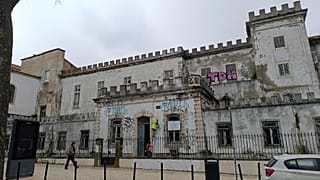 Le bâtiment Quartel de Graça a été laissé à l'abandon par le groupe hôtelier qui devait le rénover.