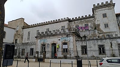 Le bâtiment Quartel de Graça a été laissé à l'abandon par le groupe hôtelier qui devait le rénover.