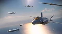 F-35 vadászbombázó kísérő drónokkal