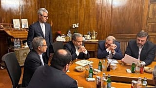 عکس آرشیوی از هیئت ایرانی در مذاکرات ماه آوریل ۲۰۲۵