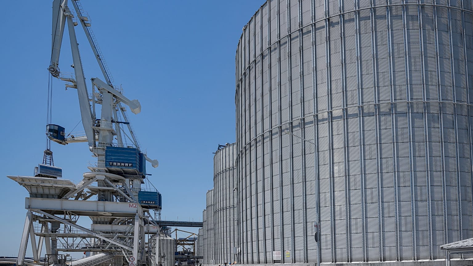 FILE. Cereals from Ukraine are unloaded from a barge in the Black Sea port of Constanta, Romania, Jun. 2022