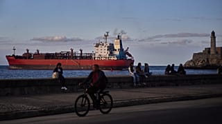 صورة تعبيرية من كوبا لناقلة غاز البترول المسال "باستوريتا" تغادر خليج هافانا