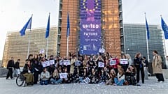 Die Initiative "My Voice, My Choice" (Meine Stimme, meine Wahl) feiert die Entscheidung der Europäischen Kommission, dass sie EU-Mittel für den grenzüberschreitenden Zugang zu Abtreibungen verwenden kann, Brüssel, Belgien, 2. Februar 2026.