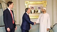 صورة أرشيفية، يصافح ستيف ويتكوف، وزير الخارجية العماني بدر البوسعيدي، برفقة جاريد كوشنر، مسقط، عمان، يوم الجمعة 6 فبراير 2026.
