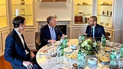 Omans Außenminister Sayyid Badr bin Hamad Al Busaidi mit dem Sondergesandten des Weißen Hauses Steve Witkoff und Jared Kushner im Rahmen der laufenden Gespräche zwischen Iran und den USA.