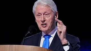 ARCHIVO - El expresidente Bill Clinton habla durante la Convención Nacional Demócrata el 21 de agosto de 2024 en Chicago. 