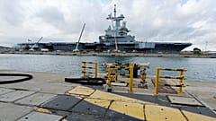 Die Charles De Gaulle wird 2022 im französischen Marinestützpunkt Toulon vor Anker gehen.