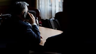 Orbán Viktor Robert Ficóval beszél telefonon