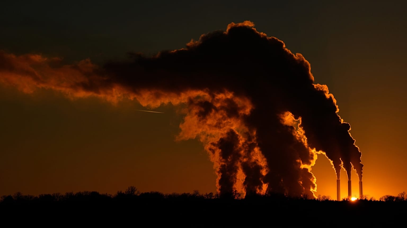  The Jeffrey Energy Center coal-fired power plant operates at sunset near Emmett, Kan., Jan. 3, 2026, in Topeka, Kan.