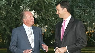 Imagen de archivo, el rey Juan Carlos I junto con el entonces príncipe Felipe, año 2005