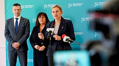 La ministra de Educación, Barbara Nowacka, en la reunión "Dirección: la brújula del mañana".