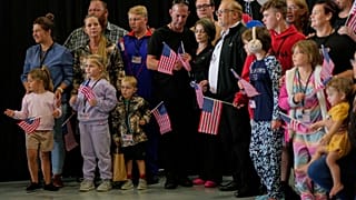 Les USA traiteront 4 500 demandes d'asile de Sud-Africains blancs par mois