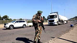 Des Sud-Africains attendent le déploiement de l'armée contre le crime