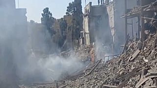 التلفزيون الرسمي الإيراني يعرض حجم الدمار في موقع الغارة