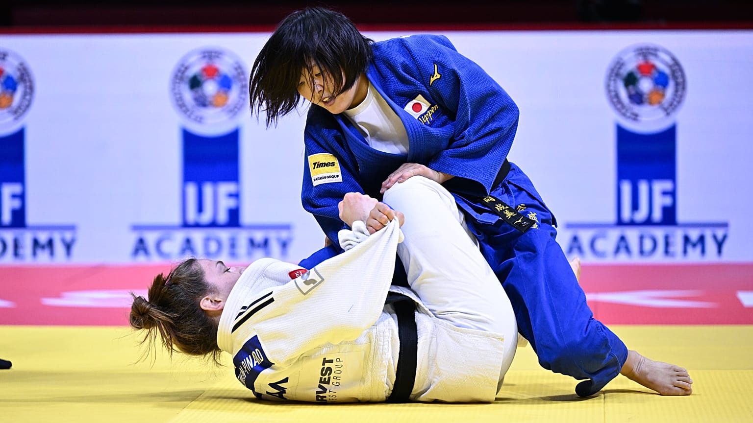 At -63 kg, TANIOKA Narumi of Japan showed dominance as she overcame the vastly experienced Catherine BEAUCHEMIN-PINARD