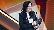 La directora de 'Los domingos' tras recibir el premio Goya 2026 a la mejor película