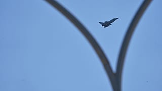 هواپیمای جنگی در آسمان قبرس