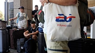 Obywatele Polski i Austrii gromadzą się w hotelu w Tel Awiwie w Izraelu