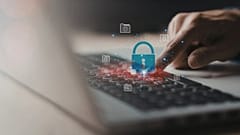 Hunderte von Akademikern warnten vor einer Altersüberprüfung, bis weitere Studien über die Sicherheit dieser Plattformen durchgeführt wurden. 