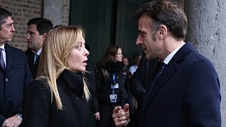 La premier Meloni nel recente summit informale dei leader europei in Belgio. Con lei il presidente Macron che lunedì ha annunciato l'incremento del nucleare in Francia