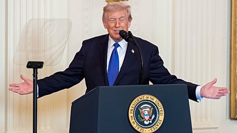 ABD Başkanı Donald Trump askeri personele verilen 'Onur Madalyası' etkinliğinin düzenlendiği Beyaz Saray'da açıklamalarda bulunurken, 2 Mart 2026