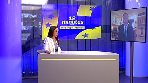 Ο πρώην διευθυντής της CIA και απόστρατος στρατηγός του αμερικανικού στρατού, Ντέιβιντ Πετρέους, κατά τη διάρκεια συνέντευξης στο Euronews.