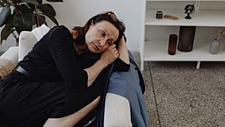 Crise silenciosa de saúde mental atinge muitas mulheres na meia-idade