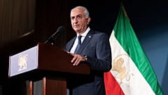 Reza Pahlavi ist der älteste Sohn von Mohammad Reza Pahlavi, dem letzten Schah von Iran.