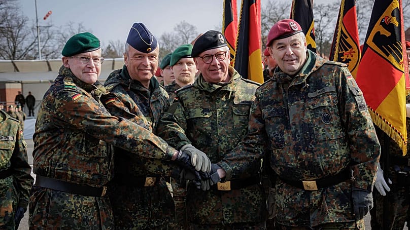 Dritter von links: Generalmajor Andreas Henne und seit dem 14. März 2025 Kommandeur der Heimatschutzdivision