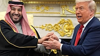 الرئيس الأمريكي دونالد ترامب يلتقي بولي العهد السعودي محمد بن سلمان في المكتب البيضاوي بالبيت الأبيض، الثلاثاء 18 نوفمبر 2025، في واشنطن.