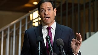 وزير الخارجية الأمريكي ماركو روبيو يتحدّث إلى الصحفيين قبل إحاطته المخطط لها أمام لجنتي الاستخبارات في مجلسي النواب والشيوخ حول إيران