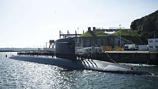 Guerre en Iran : la France déploie son porte-avions Charles de Gaulle en Méditerranée